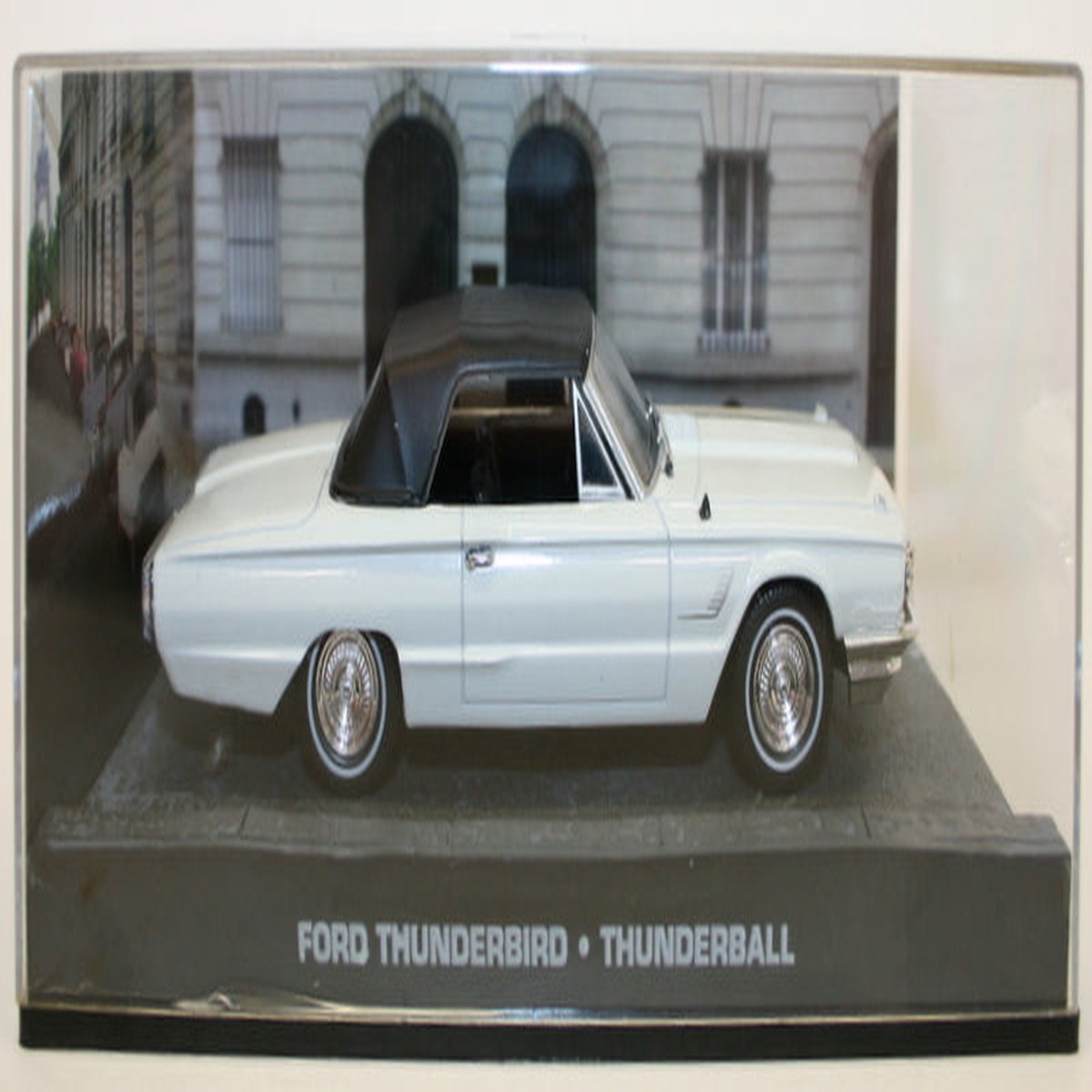 007 Fabbri 1/43 Scale Diecast Model - Ford Thunderbird - Thunderball